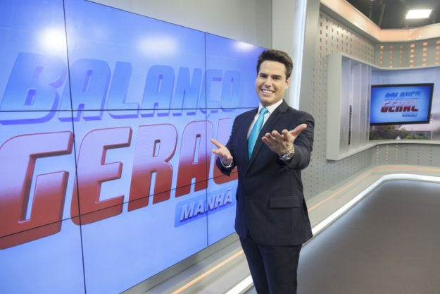 Record estuda dar novo horário para Luiz Bacci na programação