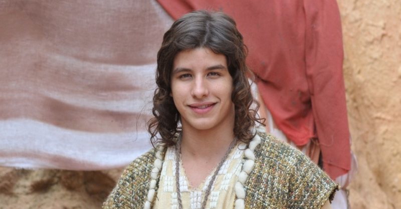 Ator Rick Tavares comenta sobre seu novo papel em “A Terra Prometida”