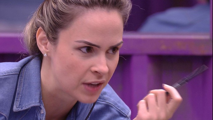“BBB 16”: Ana Paula fala com Geralda sobre Tamiel e arranja mais um inimigo