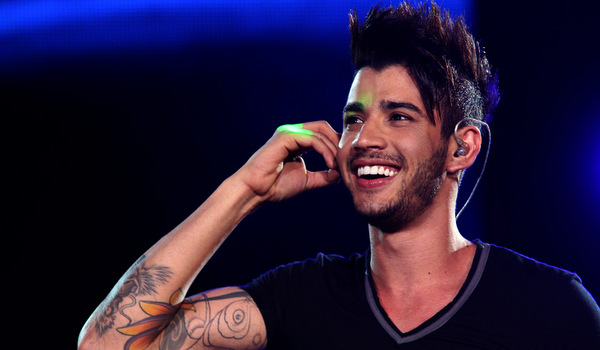 Gusttavo Lima exibe sua Ferrari F458 Itália nas redes sociais