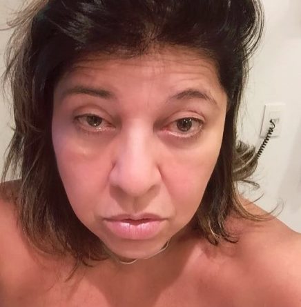Roberta Miranda posta foto sem maquiagem e é elogiada por fãs