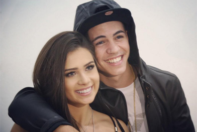 Biel assume namoro com blogueira em seu aniversário