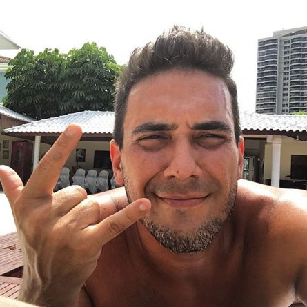 André Marques ri ao saber de interesse de Ana Paula, do “BBB 16”