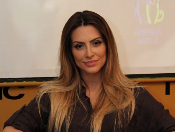 Cleo Pires revela a rádio que gosta de assistir a vídeos pornôs: “Era viciada”