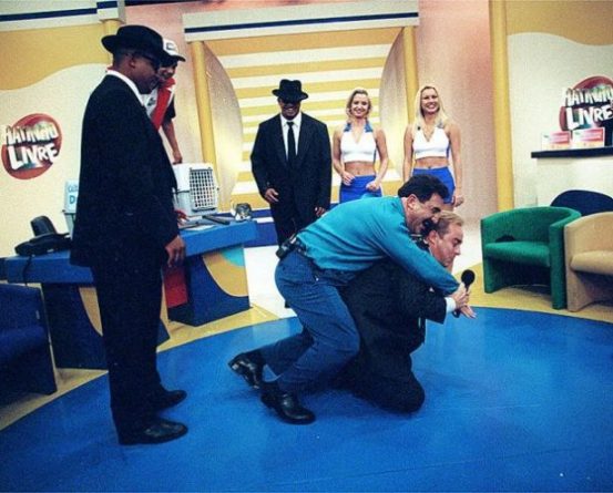 Para bater Gugu Liberato, Ratinho escala “Teste de DNA” para às quartas