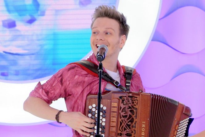 Ratinho exibe “Teste de DNA” ao vivo e Michel Teló no “Boteco do Rainho”