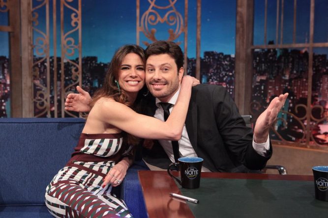 Luciana Gimenez não descarta ficar com mulher: “Está na moda, né?”