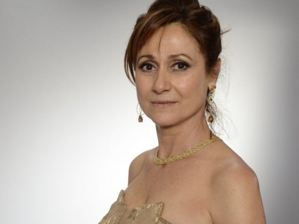 Veja a primeira foto de Zezé Polessa como Ascensão, na novela “Liberdade, Liberdade”