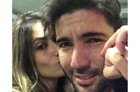 Jessica Costa se declara para Sandro Pedroso em comemoração ao seu aniversário