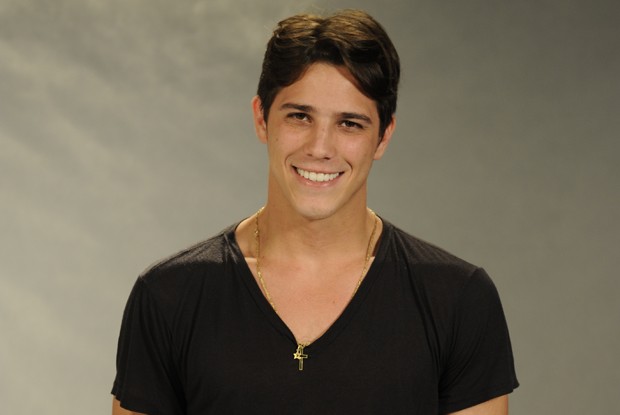 Rômulo Neto sobre o fim do relacionamento com Cleo Pires: “Foi o relacionamento amoroso em que mais aprendi”