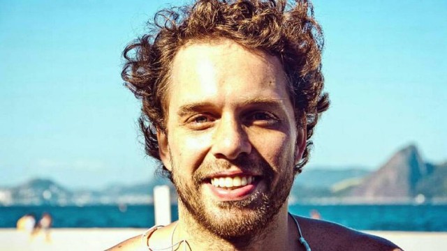 João Velho, filho de Cissa Guimarães, procura por trabalho no Facebook: “No vermelho”