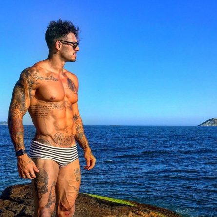 Lucas Lucco posta foto de sunga e fãs ficam intrigados com ausência de “volume”