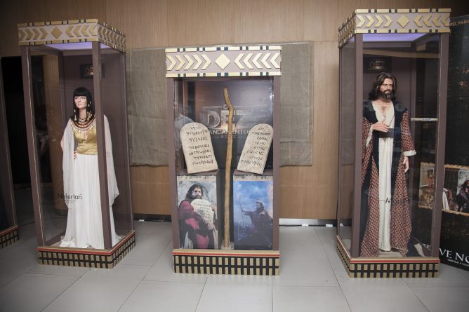 Record abre exposição itinerante da novela “Os Dez Mandamentos”