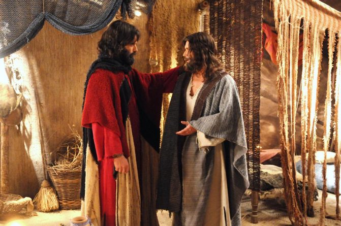 Atores de “Os Dez Mandamentos” reclamam da falta de estrutura para gravações