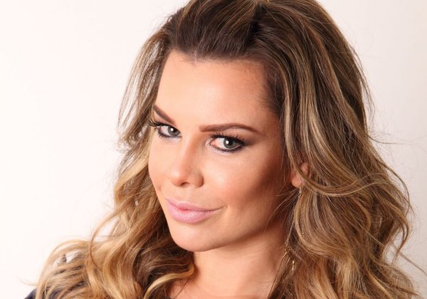 Fernanda Souza terá programa nas noites do Multishow