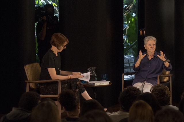 Autora da próxima novela das 21h da Globo é entrevista no “Ofício em Cena” da GloboNews