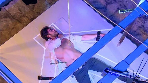 Faustão se irrita com mágica que quase matou ator Rafael Vitti no “Domingão”