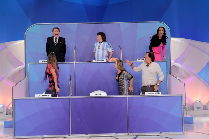 Assista Silvio Santos levando choque durante o “Jogo dos Pontinhos” em seu programa no SBT