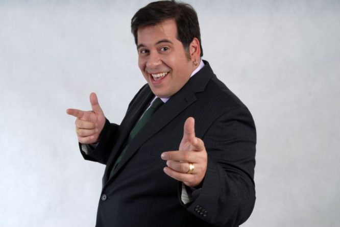 Leandro Hassum posa sem camisa após perder 60kg e diz se sentir orgulhoso