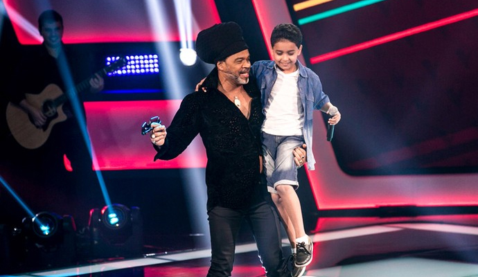 Crianças do “The Voice Kids” cantarão com Carlinhos Brown no “Criança Esperança”