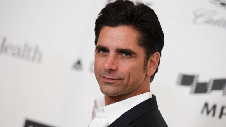 FOX anuncia a entrada de John Stamos na nova temporada de “Scream Queens”