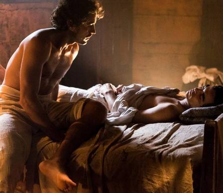 Ricardo Pereira não teme cena de sexo com Caio Blat em “Liberdade, Liberdade”