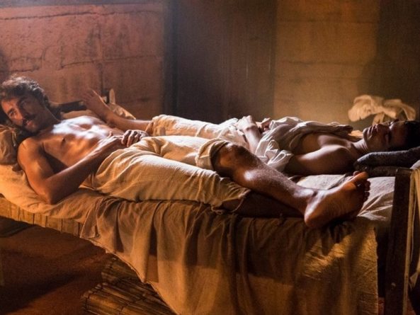 Caio Blat e Ricardo Pereira falam sobre cena de sexo em “Liberdade, Liberdade”