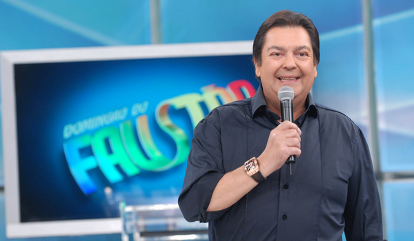 “Domingão do Faustão” poderá deixar os estúdios da Globo para ser transmitido em teatro