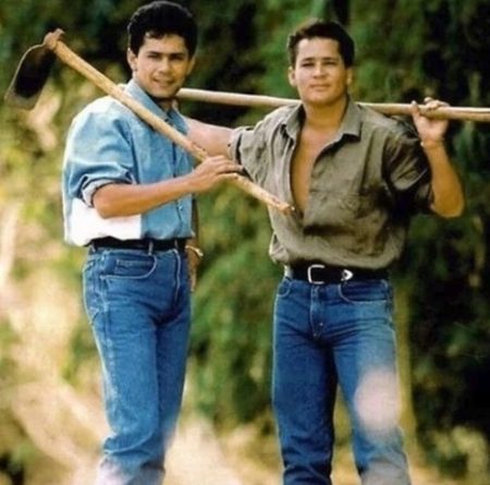 Leonardo presta homenagem a Leandro: “18 anos sem você”