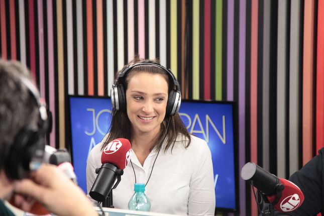 Sabrina Parlatore se emociona após falar sobre câncer de mama no “Morning Show”