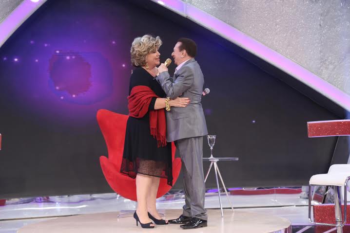 “Ser demitida não é bom nunca”, revela Silvia Poppovic no programa Raul Gil neste sábado (11)