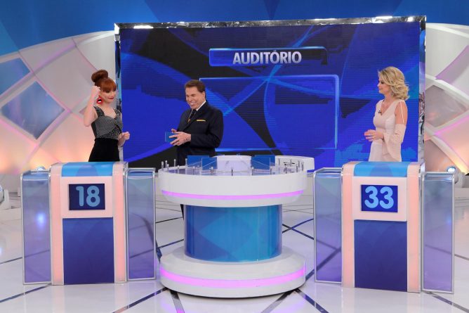 Silvio Santos recebe Maria Eugênia e Marcele Becker no “Jogo das 3 Pistas”
