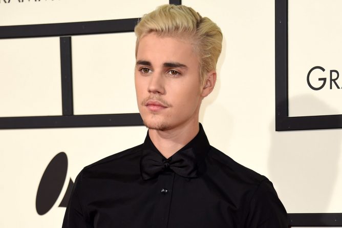 Justin Bieber leva seguidores à loucura com foto de cueca branca molhada