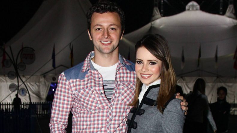 Fãs acusam marido de Sandy de barrar homens no camarim da cantora