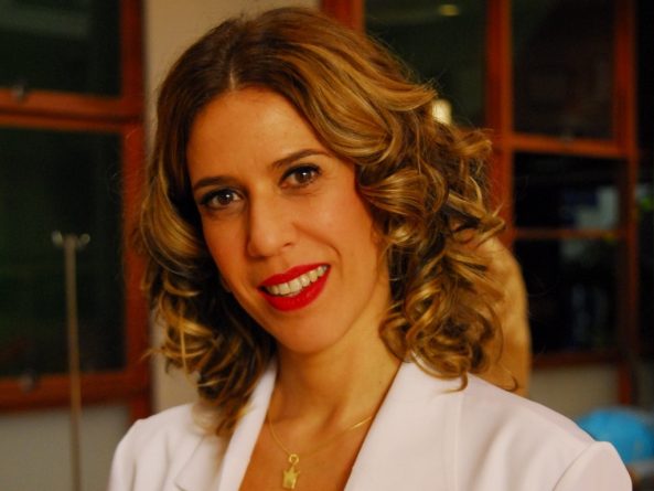 Maria Clara Gueiros renova com a Globo