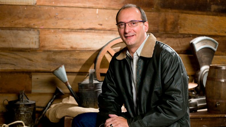 Record decide não renovar contrato com Britto Jr.