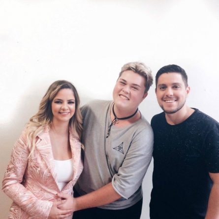 Blogueiro faz sucesso nos bastidores do “Programa do Porchat” na Record TV