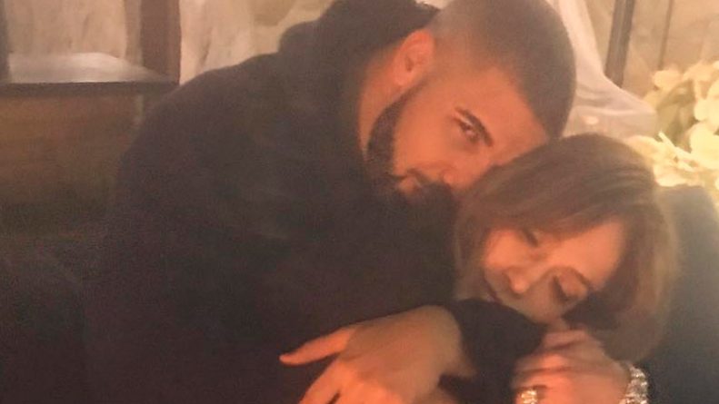 Rihanna deixa de seguir Jennifer Lopez após suposto affair com Drake