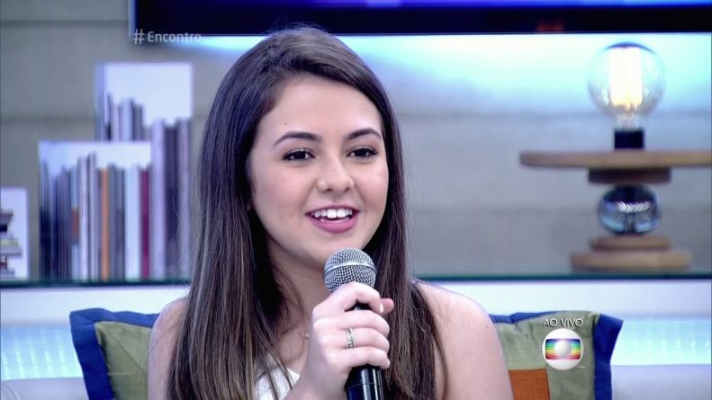 Klara Castanho revela motivo que a afastou das redes sociais