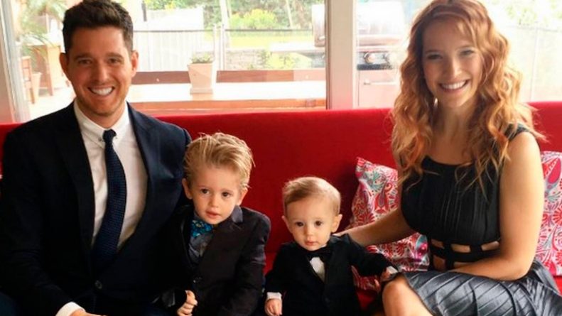 Filho de Michael Bublé começa a fazer quimioterapia contra câncer de fígado