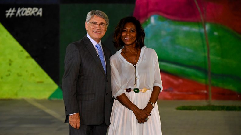 Glória Maria e Sérgio Chapelin apresentam a “Retrospectiva 2016” da Globo
