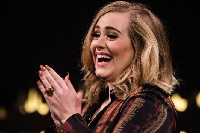 Thais Fersoza vai dublar Adele na Record