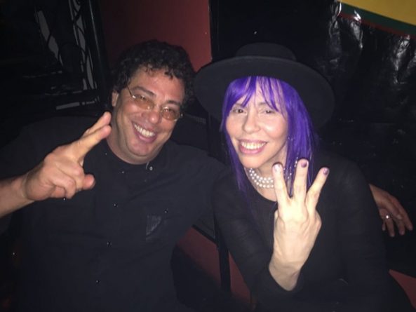 Casagrande e Baby do Brasil deram o primeiro beijo após três meses de namoro