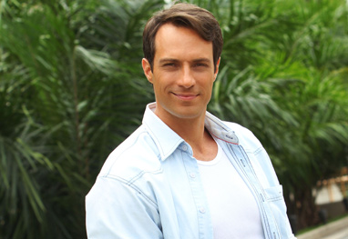 Fernando Pavão seguirá na Record em 2017