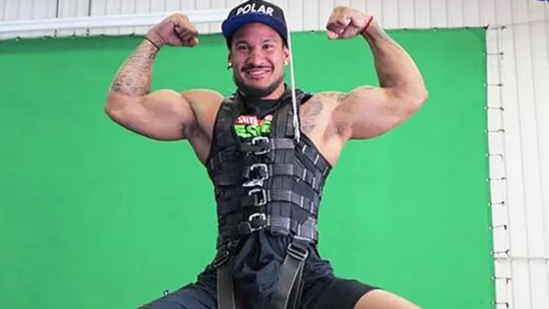 Ator morre baleado durante gravação de clipe