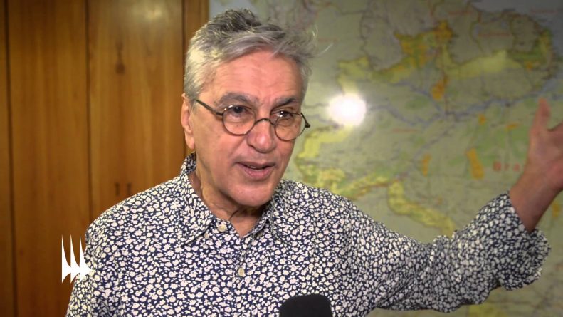 Carreta com equipamentos de Caetano Veloso é roubada, na Bahia