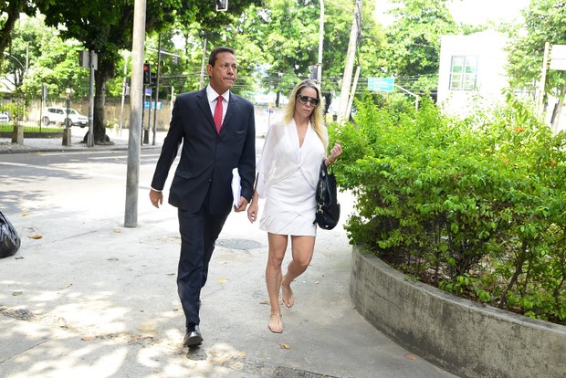 Danielle Winits formaliza queixa em delegacia do Rio contra Leo Dias na tarde desta quarta-feira (11)