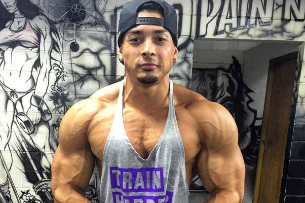 Exagero? Felipe Franco mostra físico e impressiona seguidores