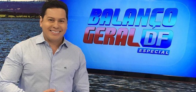 Fora de Hora TV: Manifestação “Volta Marcão” reúne pouco mais de 20 pessoas na porta da Record Brasília
