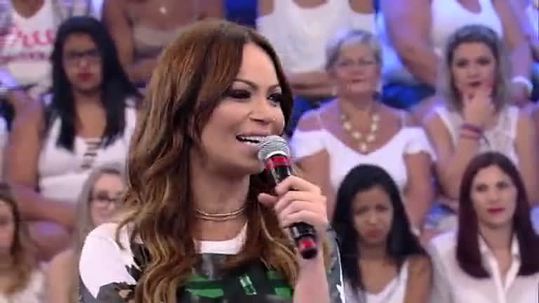 Solange Almeida lança carreira solo no “Hora do Faro”